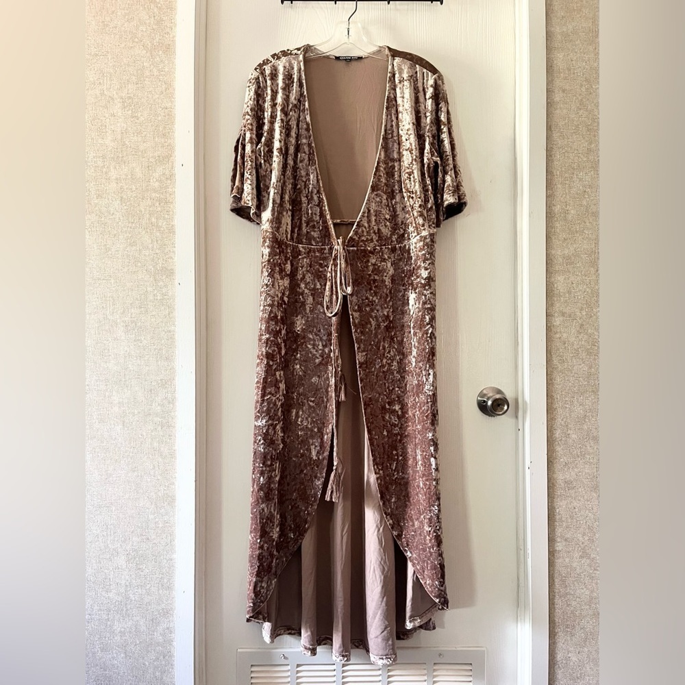 Gianni Bini Shimmering Crushed Velvet Deep Pink Duster - Picture 3 of 8